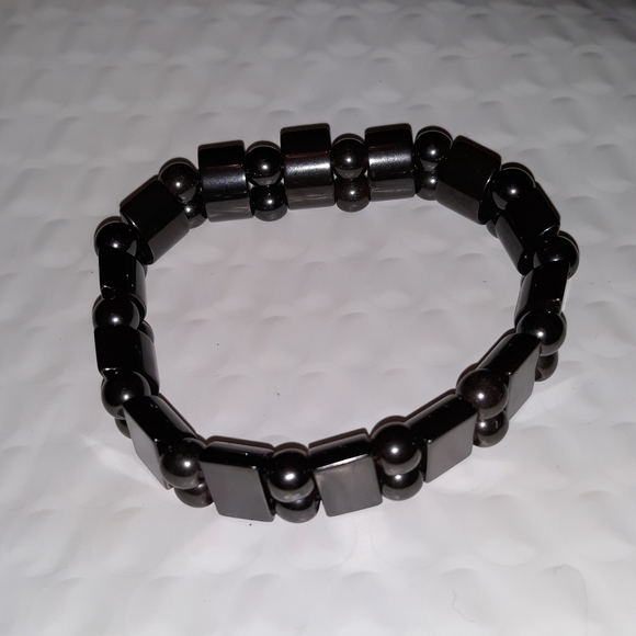 Men's Bracelet Hemitite Gray Black Adjustable One Size fits most. NEW - Picture 7 of 8